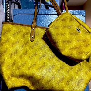 Coach 2 piece mustard yellow shoulder bag